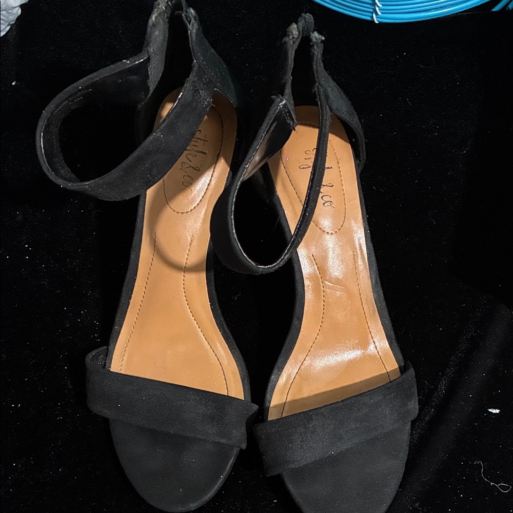 Stylish Black Sandals